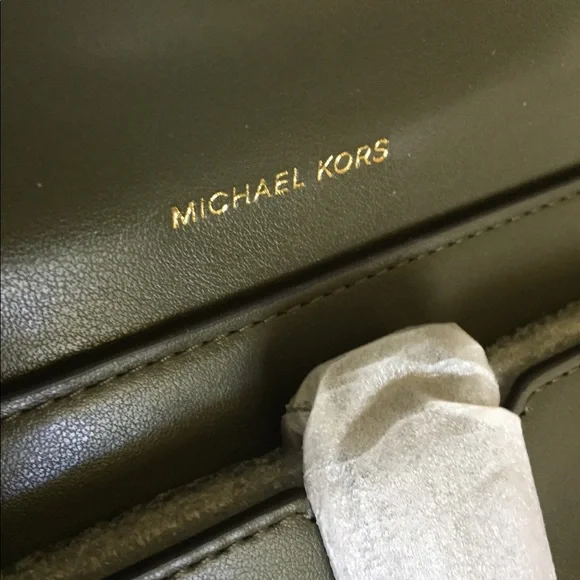 Michael Kors Olive Leather Phone Wristlet - Picture 10 of 13